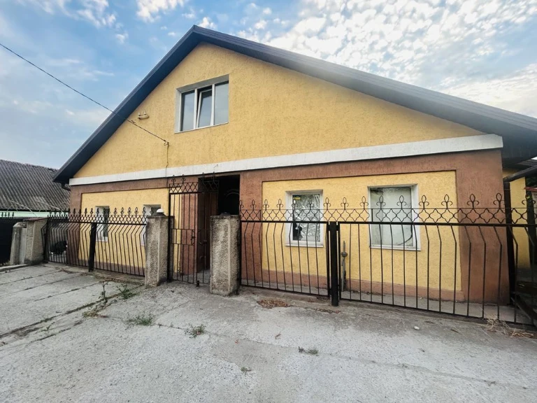 For sale house in the city center, 133 sq.m.