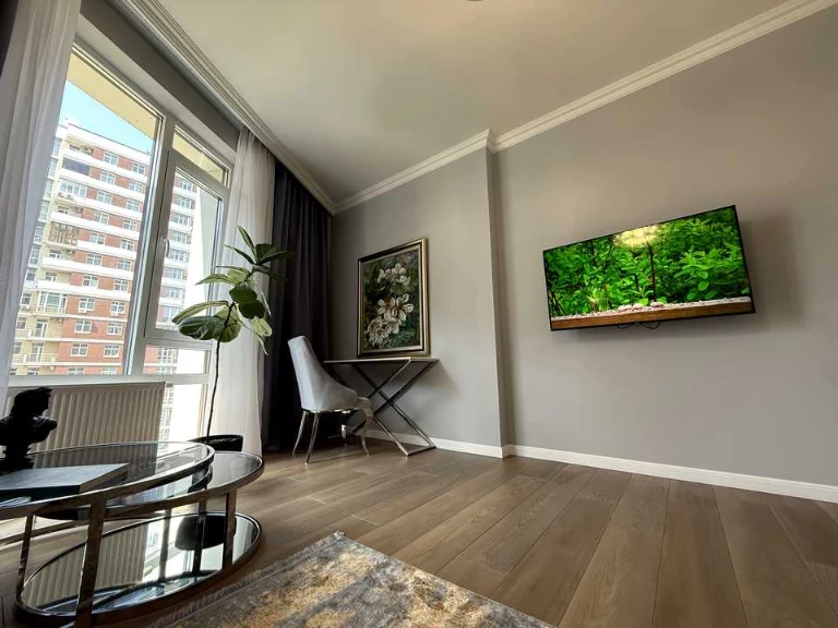 Apartment. Kyiv, Saperne Pole Street