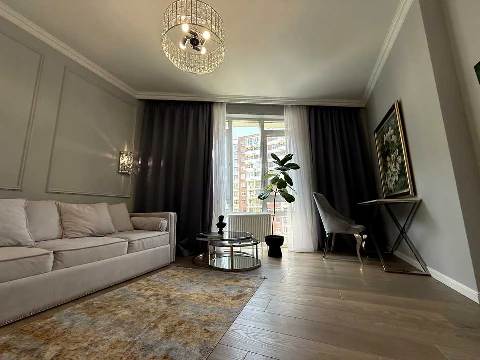 Apartment. Kyiv, Saperne Pole Street