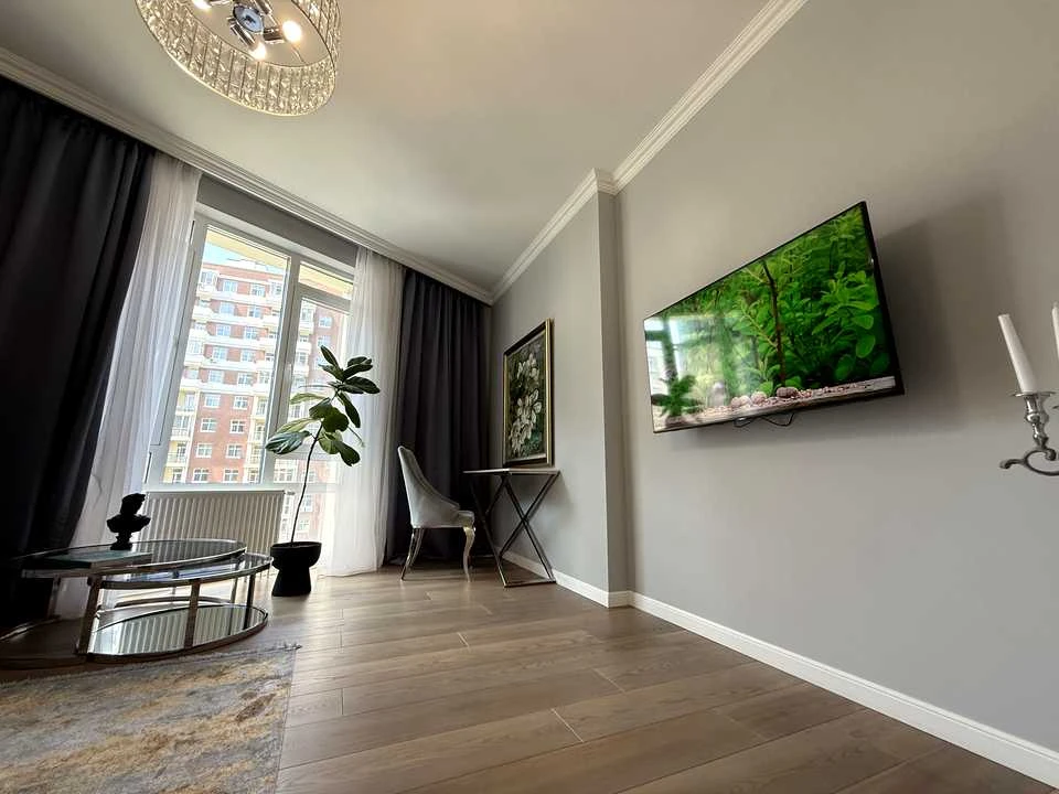 Apartment. Kyiv, Saperne Pole Street