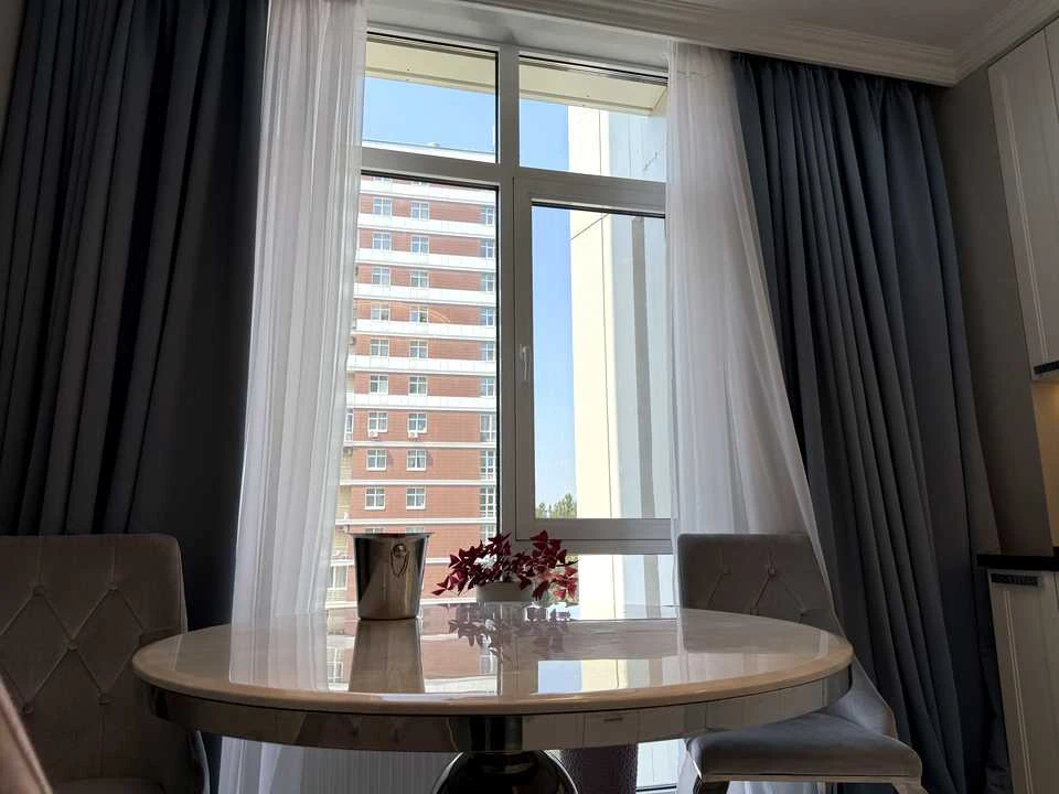 Apartment. Kyiv, Saperne Pole Street
