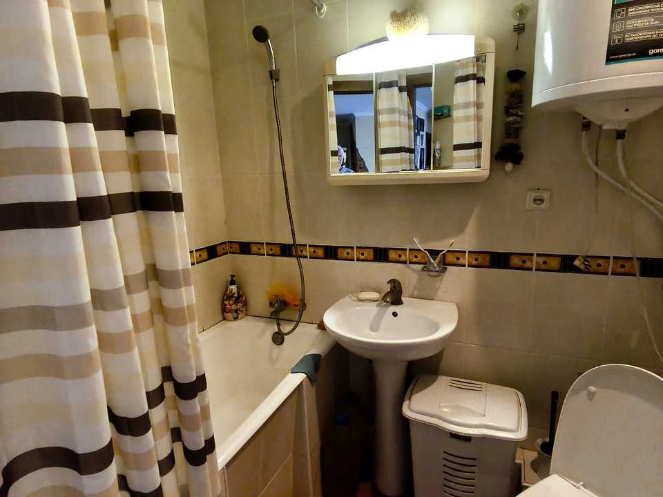 Apartment. Dnipro, Solnechnaya Naborozhna st.