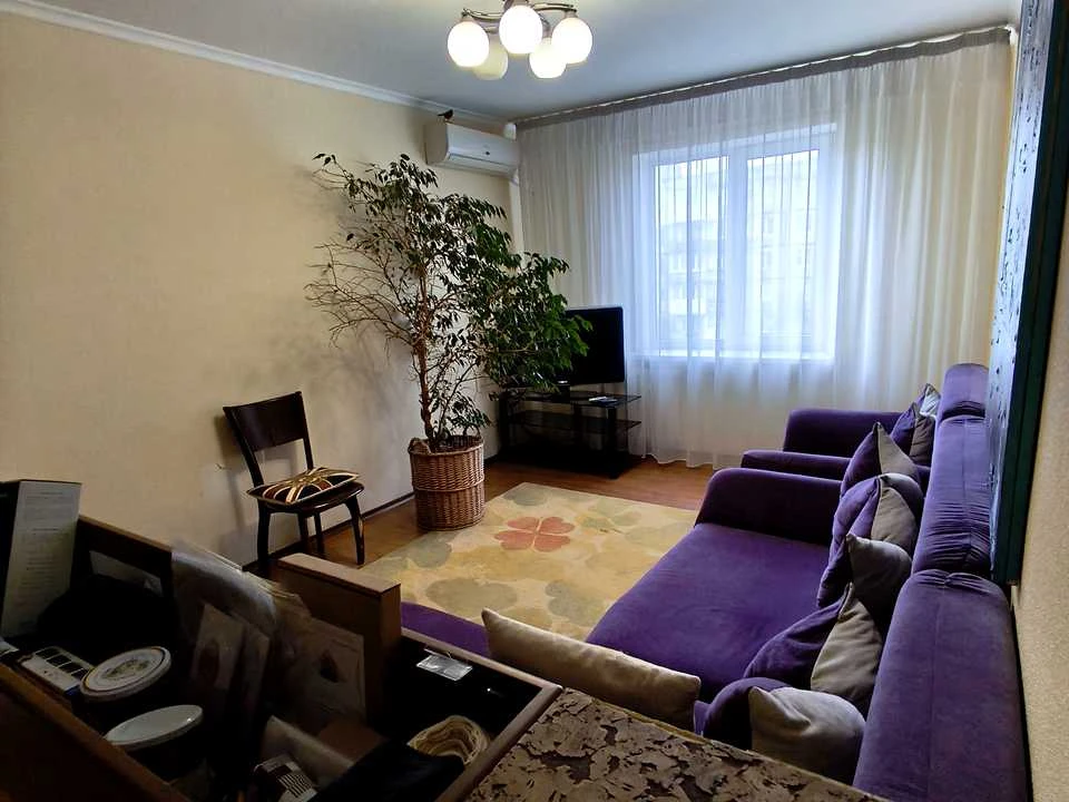Apartment. Dnipro, Solnechnaya Naborozhna st.