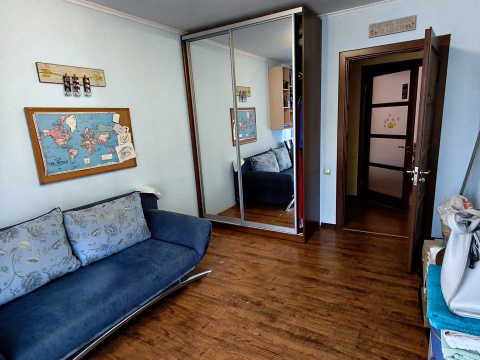 Apartment. Dnipro, Solnechnaya Naborozhna st.
