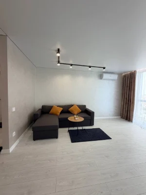 Продажа 1-комнатной квартиры 61 м.кв., с авторским ремонтом по адресу: