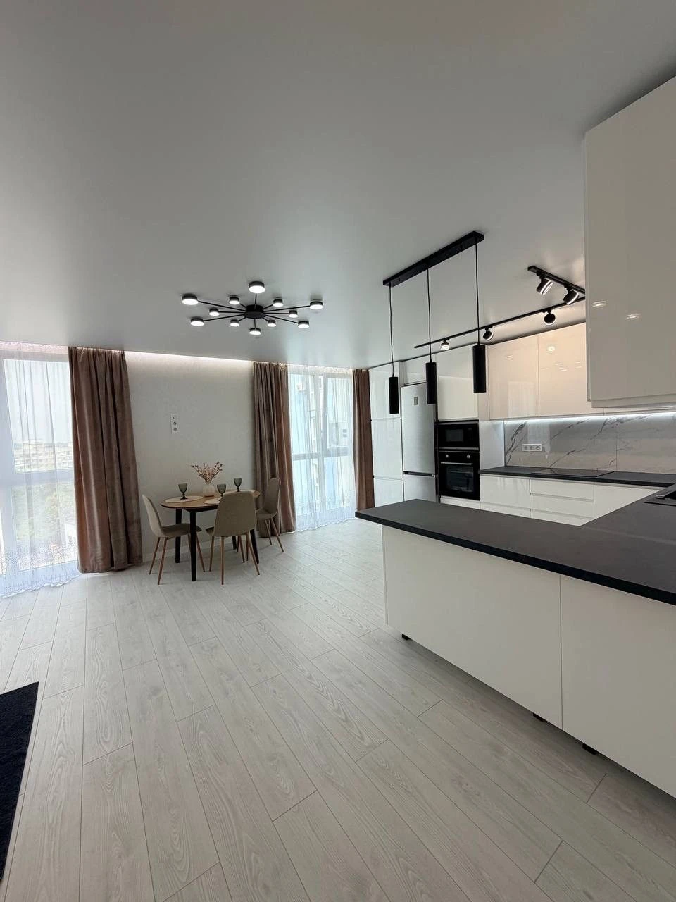 Продажа 1-комнатной квартиры 61 м.кв., с авторским ремонтом по адресу: