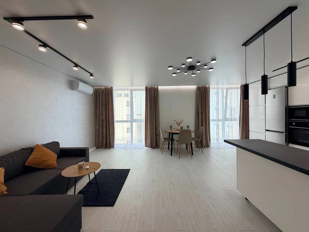 Продажа 1-комнатной квартиры 61 м.кв., с авторским ремонтом по адресу: