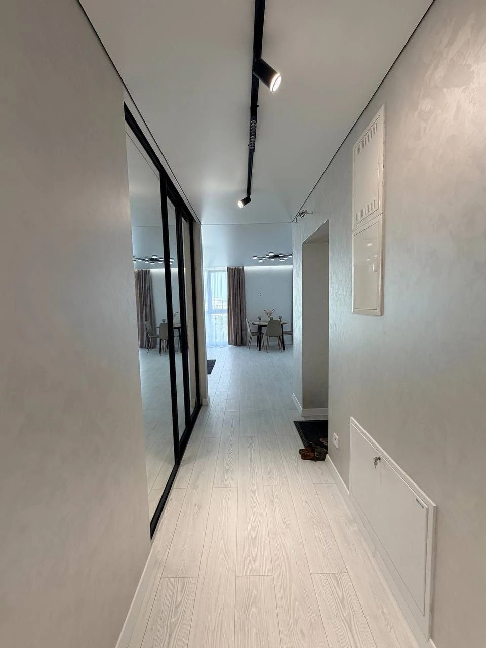 Продажа 1-комнатной квартиры 61 м.кв., с авторским ремонтом по адресу: