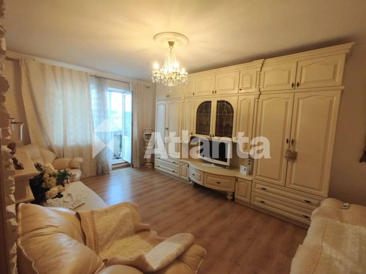 2 кімн. кв.; загал. пл. 51,8 м2; пом. 6/10.; метро Голосіївська.