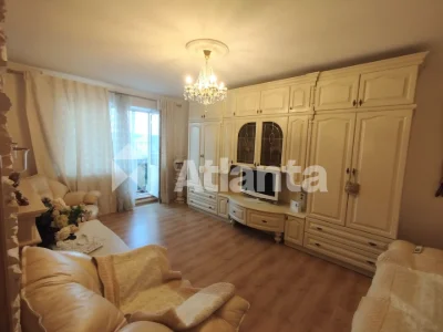 2 кімн. кв.; загал. пл. 51,8 м2; пом. 6/10.; метро Голосіївська.