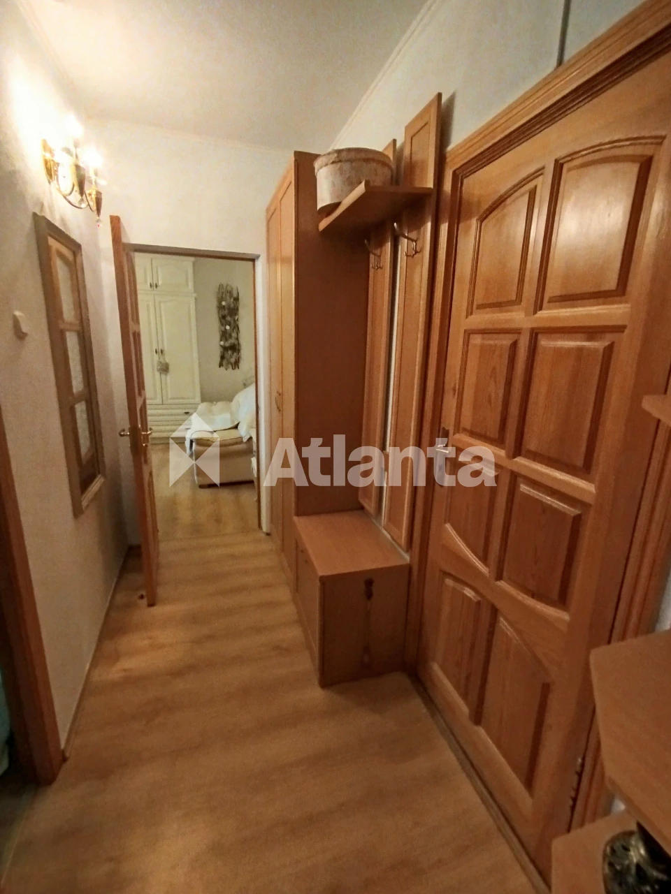 2 кімн. кв.; загал. пл. 51,8 м2; пом. 6/10.; метро Голосіївська.
