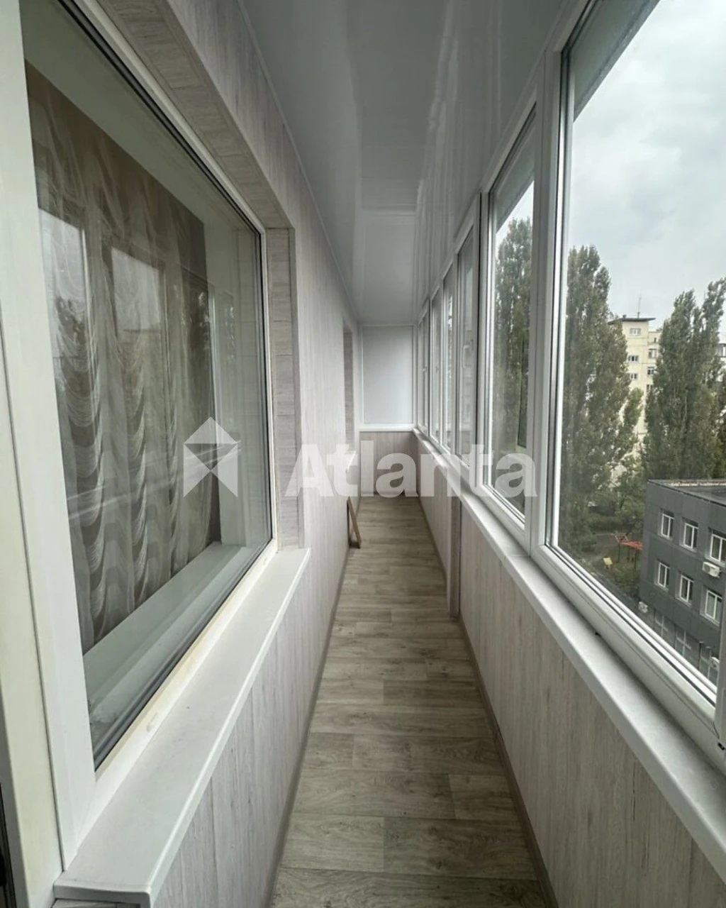 2 кімн. кв.; загал. пл. 51,8 м2; пом. 6/10.; метро Голосіївська.
