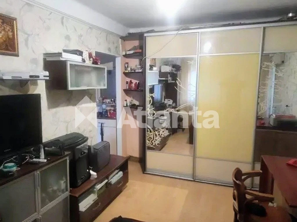 2 rooms; total area 38.4 sq m; floor 3/5; Holosiivsky Prospect.