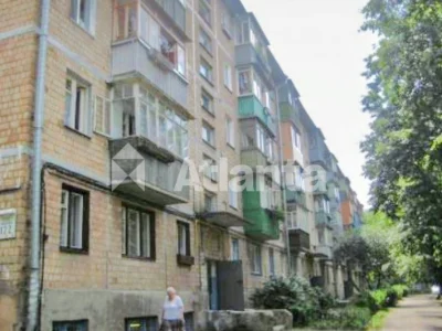 2 rooms; total area 38.4 sq m; floor 3/5; Holosiivsky Prospect.