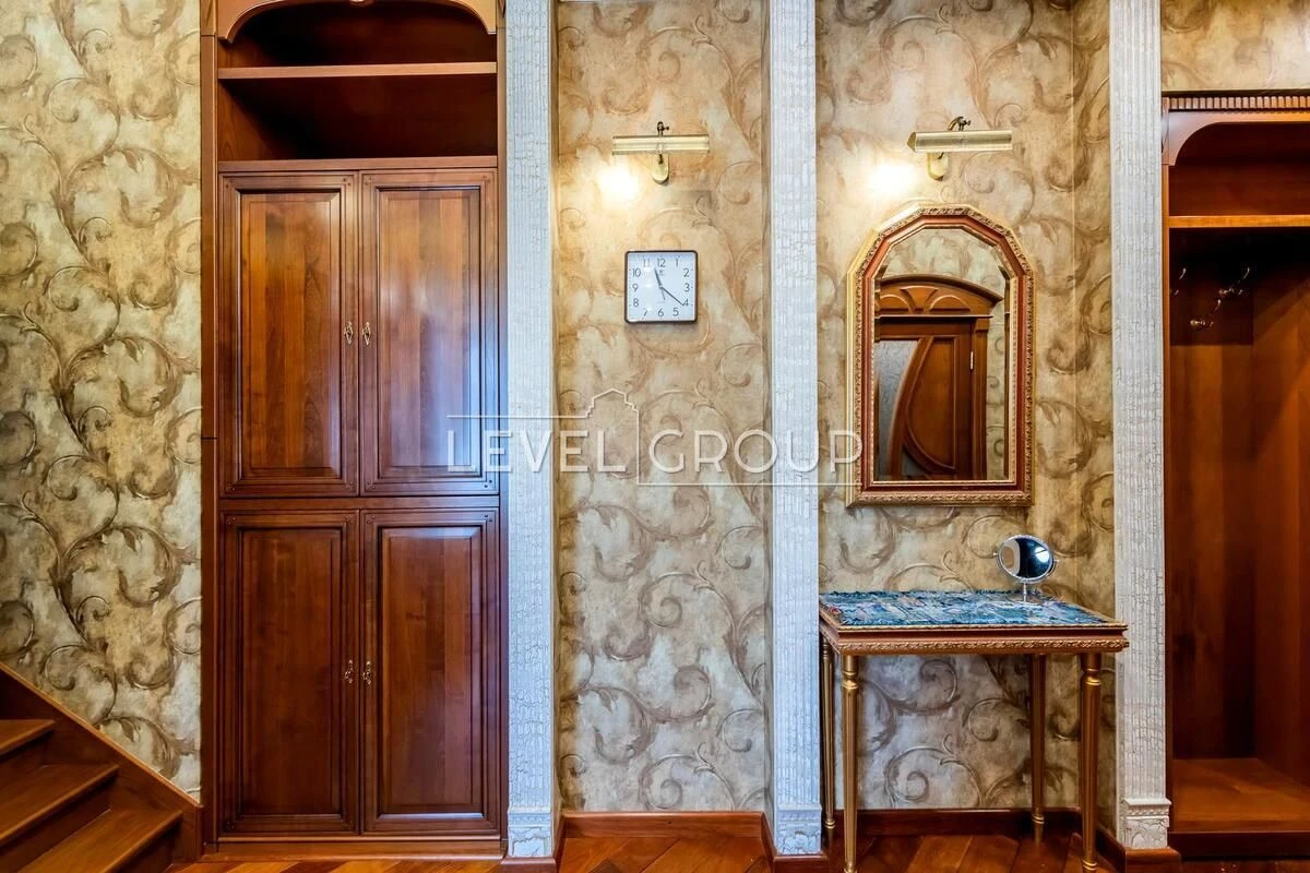 Простора, світла та атмосферна квартира-студія, Андріївський