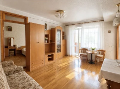 Продам 2к квартиру метро Палац України, Олімпійська. За адре