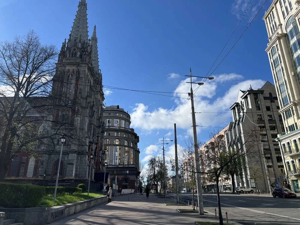 Продам 2к квартиру метро Палац України, Олімпійська. За адре