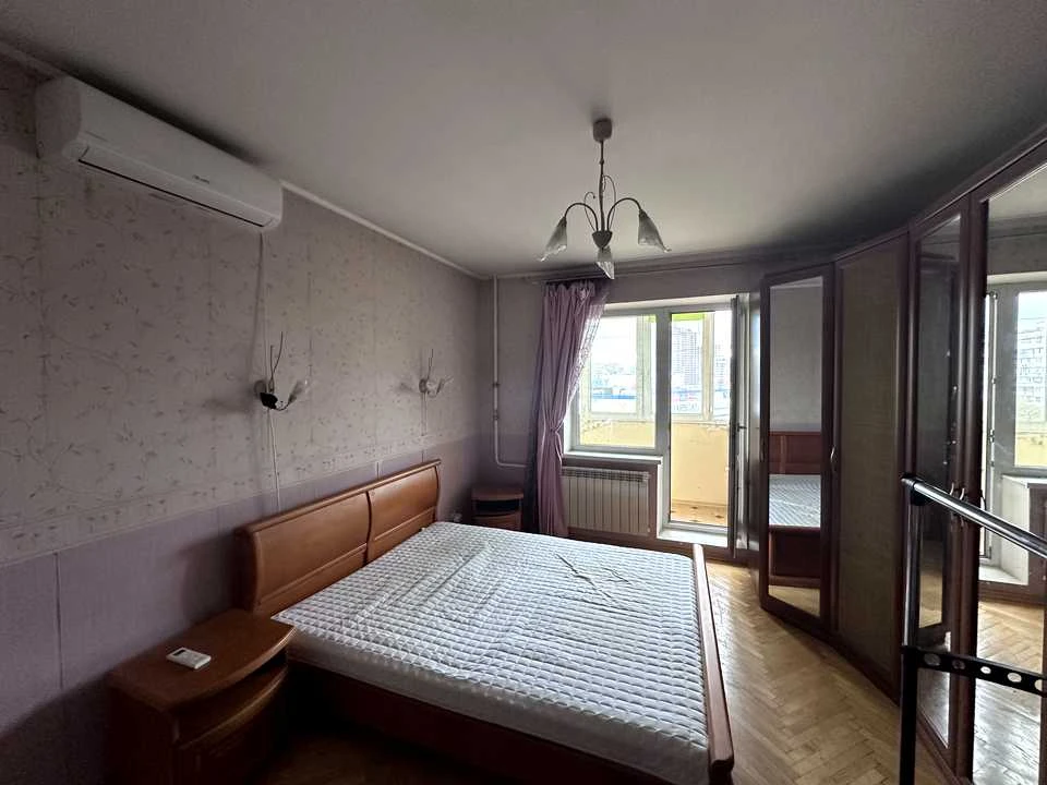 Apartment. Trostyanetska Street, Kyiv