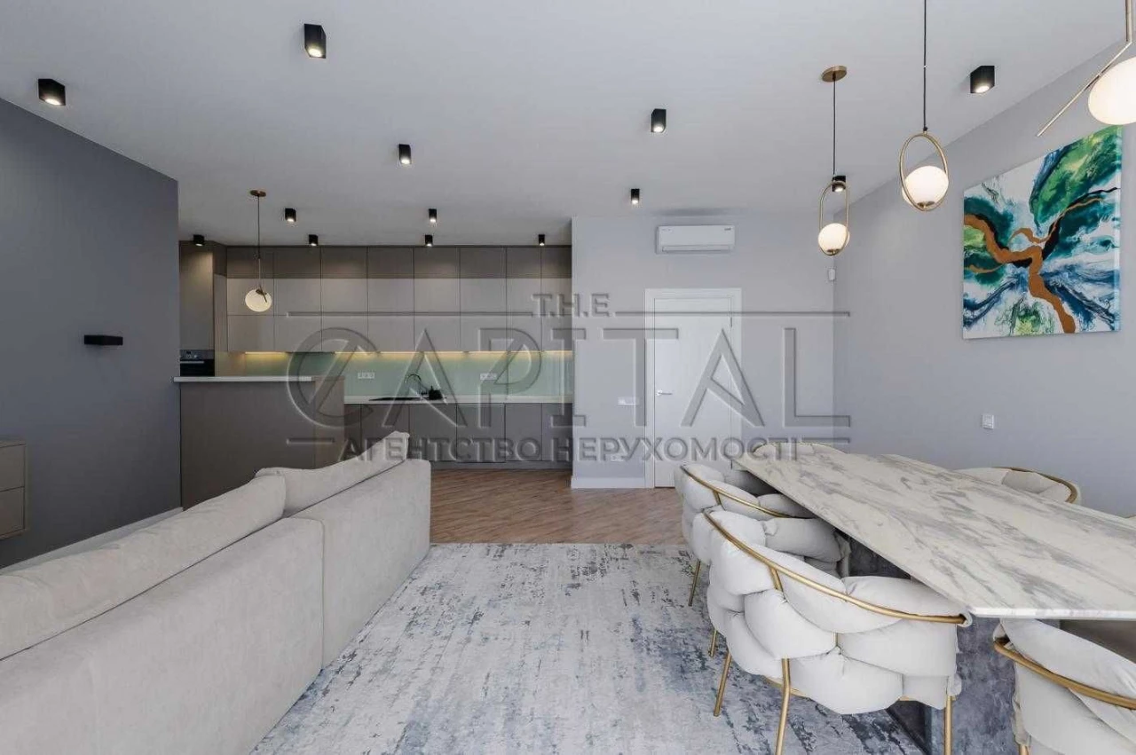 Sale of a renovated designer apartment PECHERSK CENTER Residence