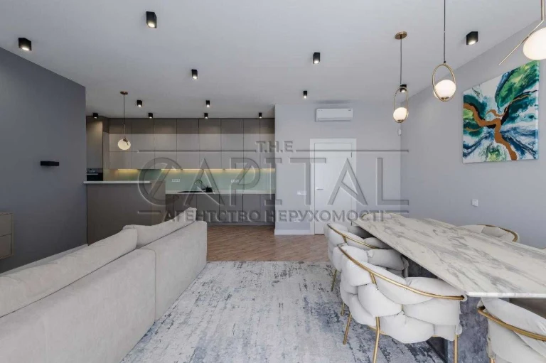 Sale of a renovated designer apartment PECHERSK CENTER Residence