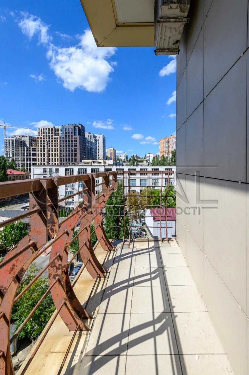 Sale of a renovated designer apartment PECHERSK CENTER Residence