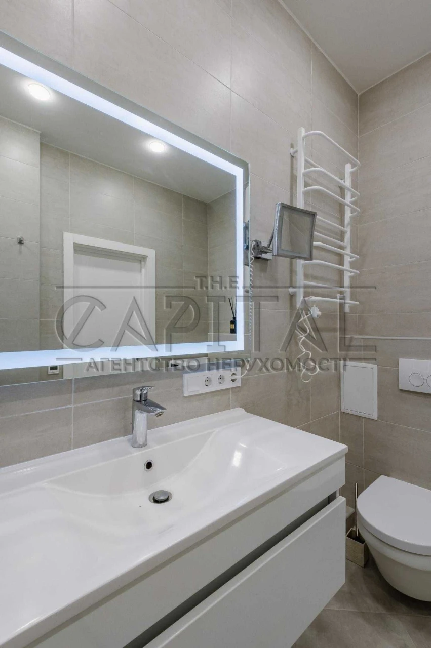 Sale of a renovated designer apartment PECHERSK CENTER Residence