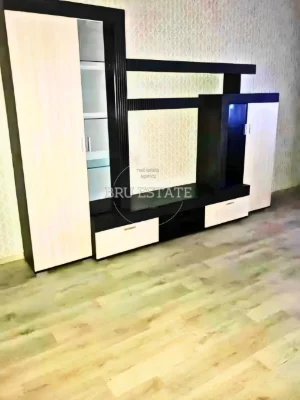 Продаж 2 к квартири Харківська Позняки 7й поверх Газ 51 м