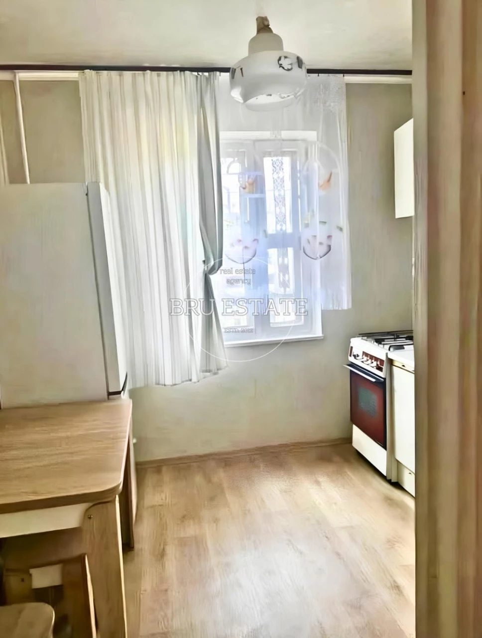 Продаж 2 к квартири Харківська Позняки 7й поверх Газ 51 м