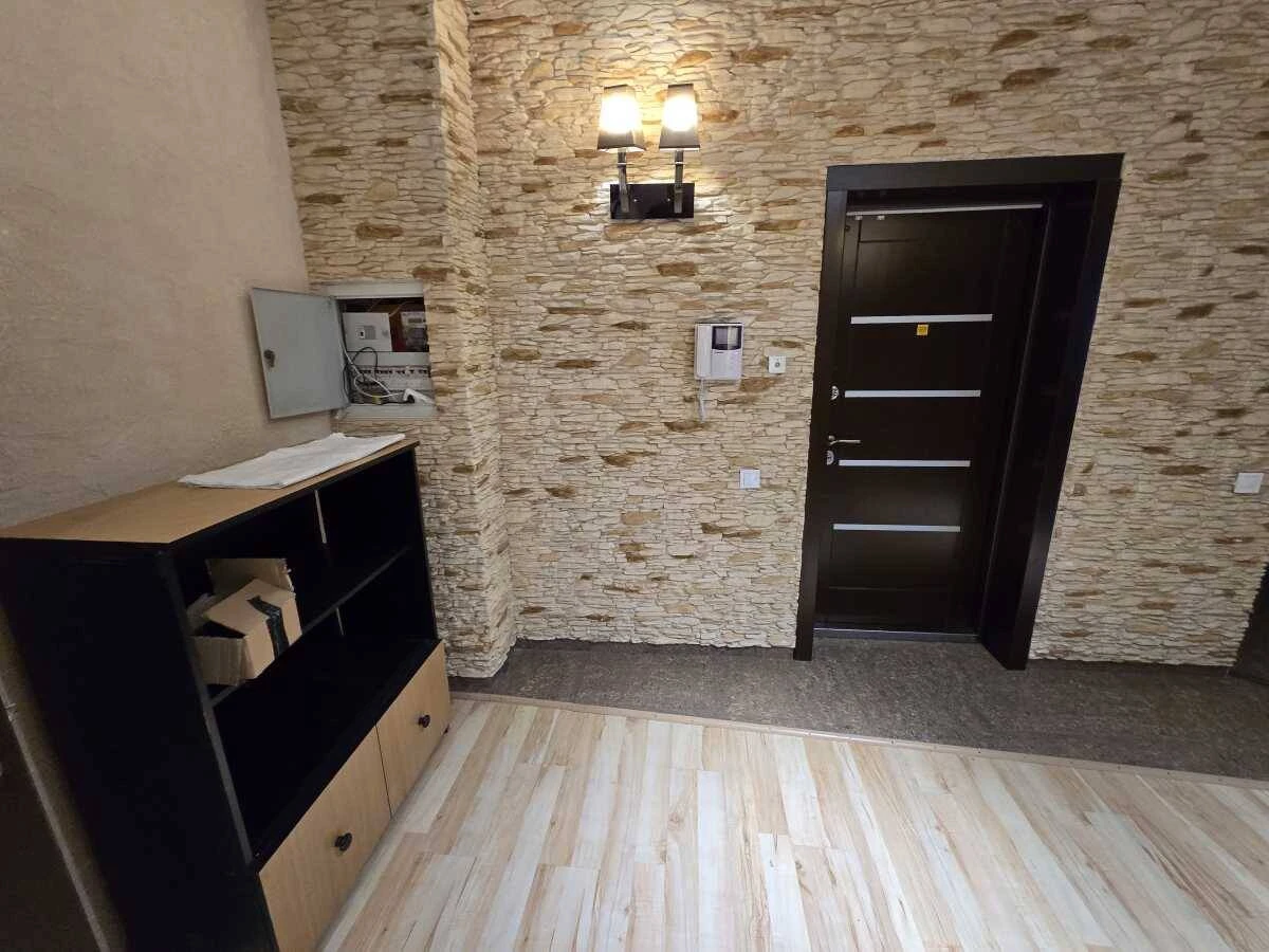 Продається 4-кімнатна квартира, Київ, Дніпровський, вул. Раїси Окіпної, 4