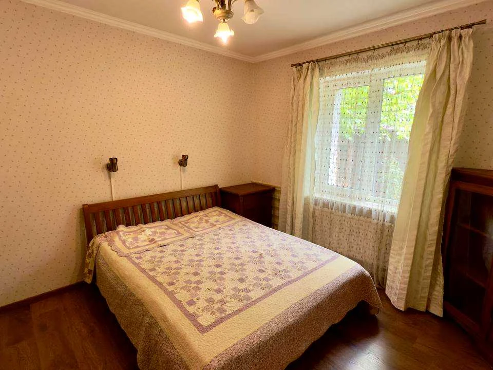 House. Kyiv, 50A Sadova St.