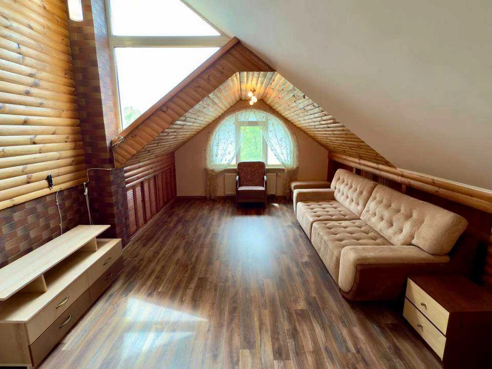 House. Kyiv, 50A Sadova St.