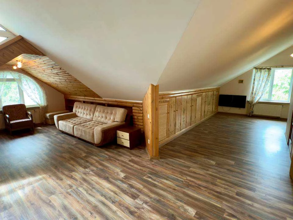 House. Kyiv, 50A Sadova St.