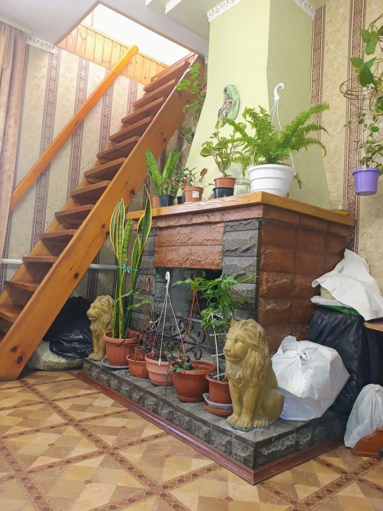 двоповерховий будинок