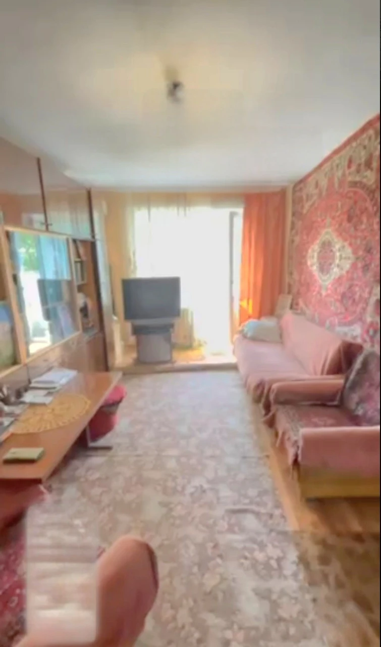 For sale 2-bedroom apartment on Cosmonauts st, 3/5