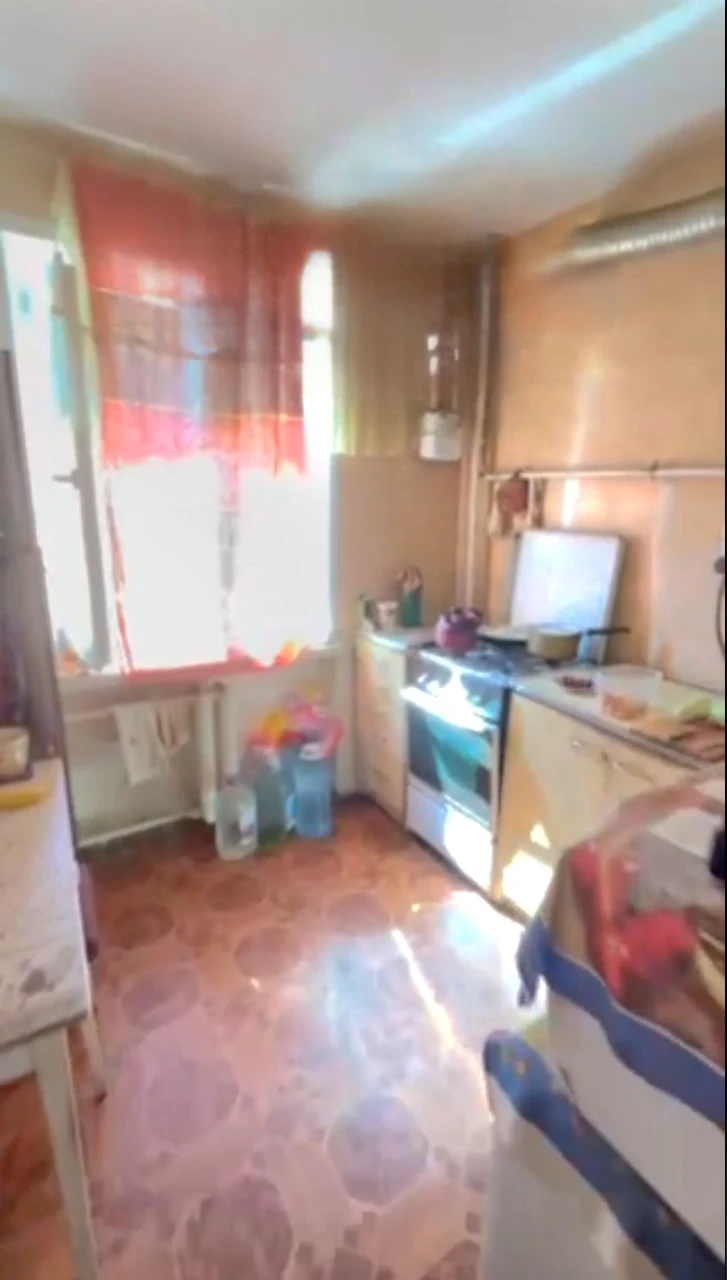 For sale 2-bedroom apartment on Cosmonauts st, 3/5