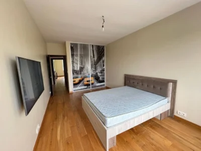 Продам 3-кімнатну новобудову в районі ТЦ "Проспект", 2-й поверх, 96кв.м