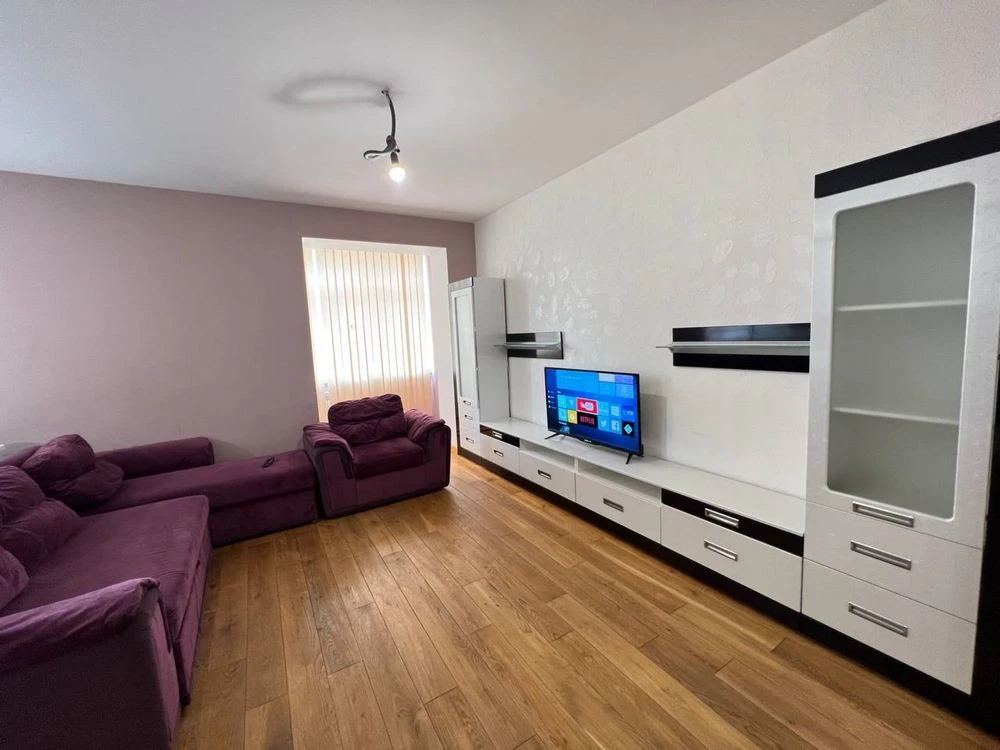 Продам 3-кімнатну новобудову в районі ТЦ "Проспект", 2-й поверх, 96кв.м