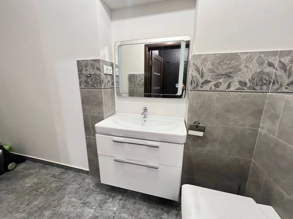 Продам 3-кімнатну новобудову в районі ТЦ "Проспект", 2-й поверх, 96кв.м