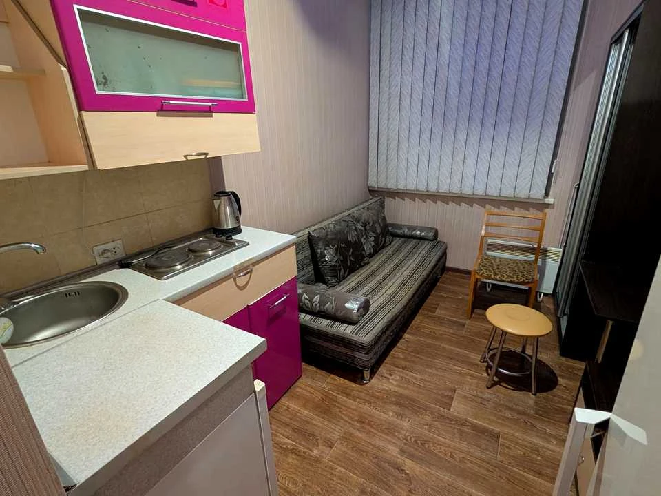 Apartment. Kharkiv, Heroiv Kharkiv prospekt.