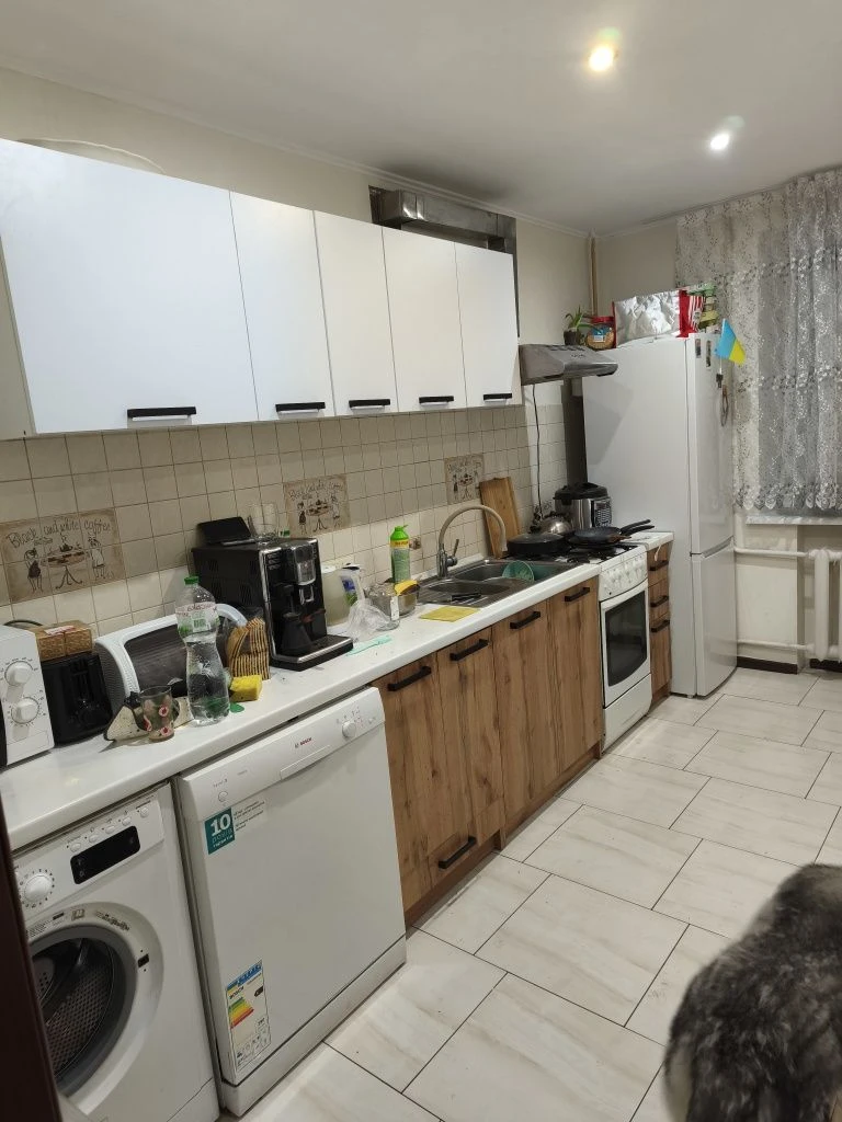 Spacious 4-bedroom apartment, Korabelny