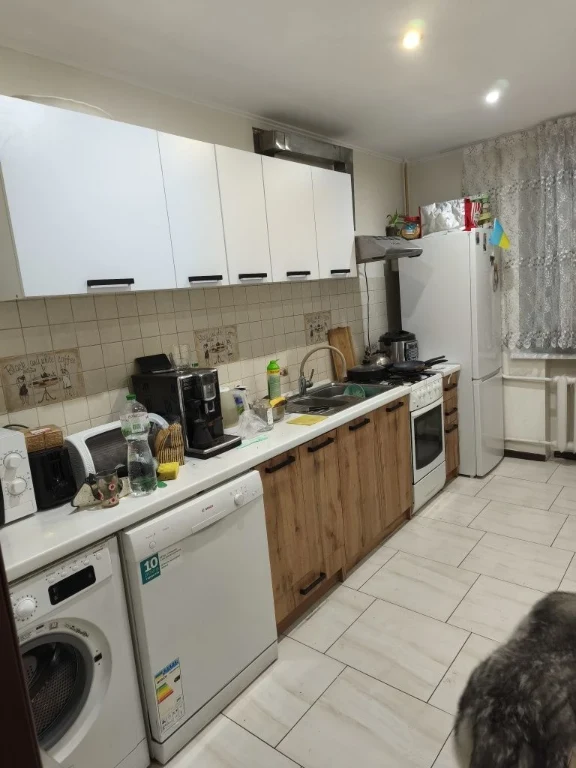 Spacious 4-bedroom apartment, Korabelny