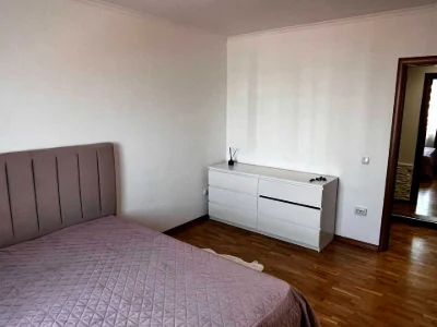 Apartment. Chernivtsi, Independence Avenue