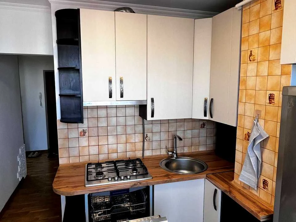 Apartment. Chernivtsi, Independence Avenue
