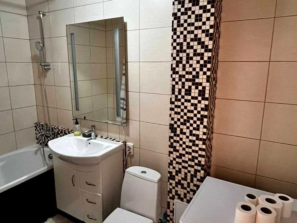Apartment. Chernivtsi, Independence Avenue
