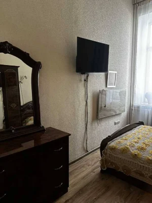 Rent long-term 2-bedroom apartment in Kyiv, Pecerskyi, Круглоунів