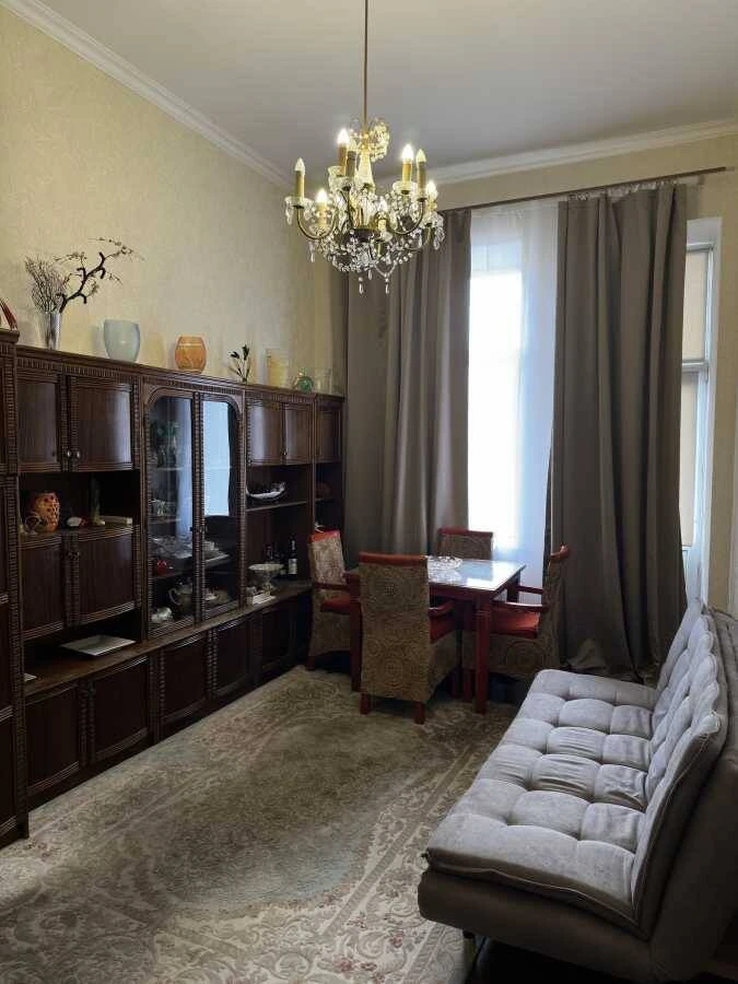 Rent long-term 2-bedroom apartment in Kyiv, Pecerskyi, Круглоунів