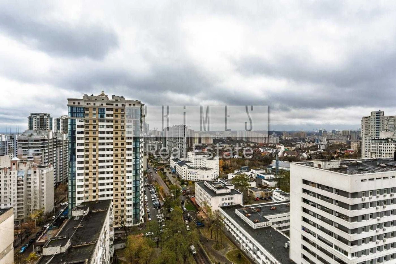 Продаж 3к квартири з якісним ремонтом Підвисоцького  6в пору