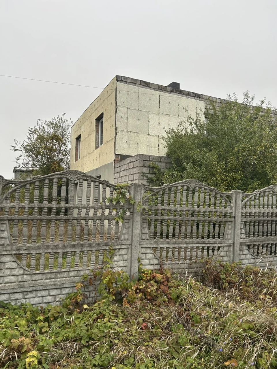 Продам будинок в котеджному районі Таромського