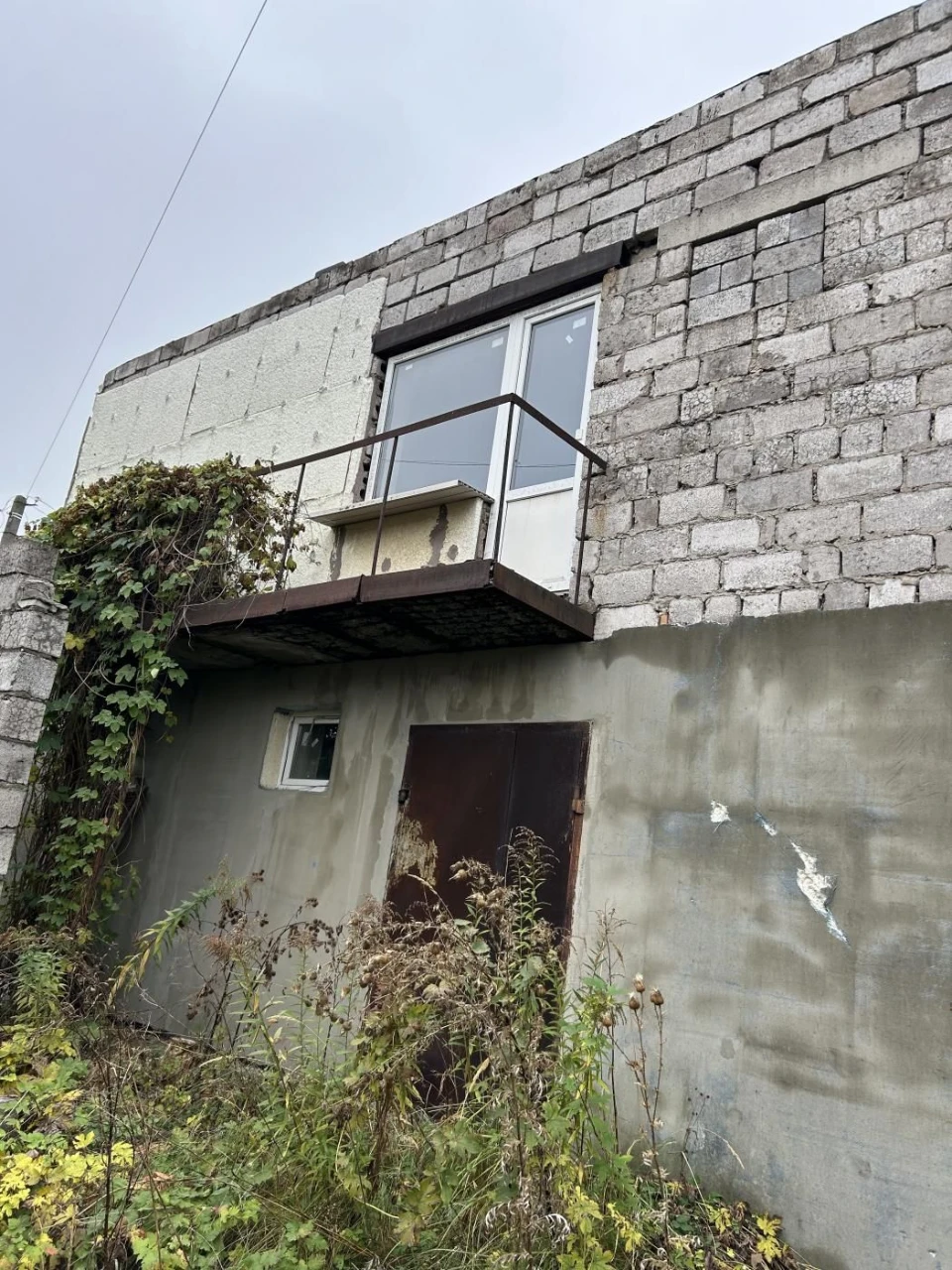 Продам будинок в котеджному районі Таромського