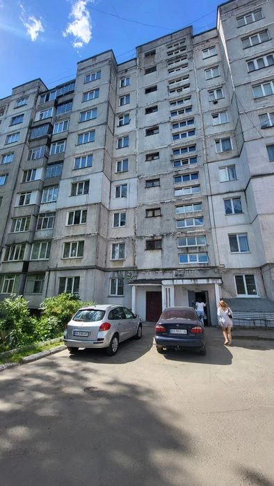 Продаж 3к квартири р-н Виставка вул Проспект Миру
